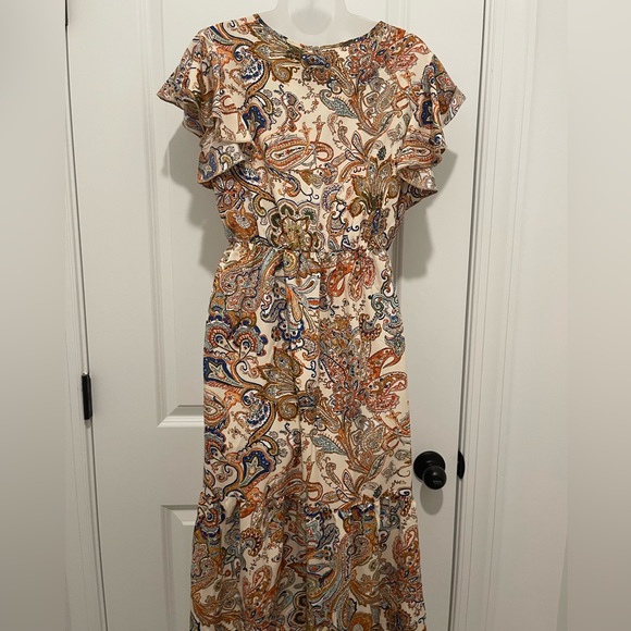 NWT Cupshe M Charleigh Flared Sleeve V-Neck Dress - Picture 3 of 8